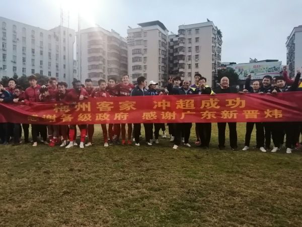 拜仁密切关注葡萄牙体育19岁中卫迪奥曼德据法国媒体FootMercato透露，拜仁密切关注葡萄牙体育19岁中卫迪奥曼德。